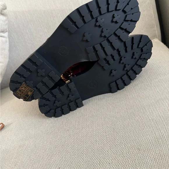 Michael Kors lace up Burgundy Combat Boots - Picture 4 of 5